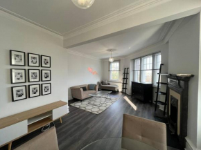 Star London Warwick Mansions 3-Bed Haven